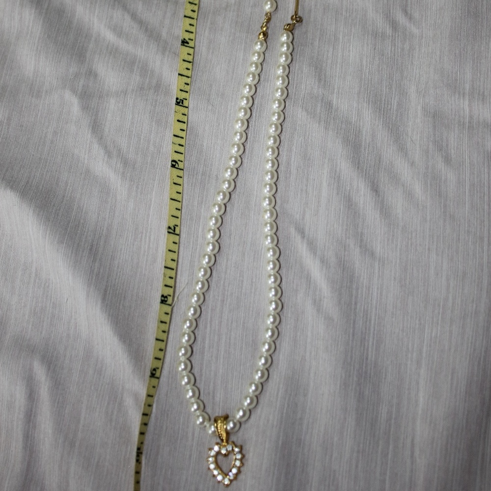 GORGEOUS FAUX PEARL & HEART W/CRYSTALS(10")